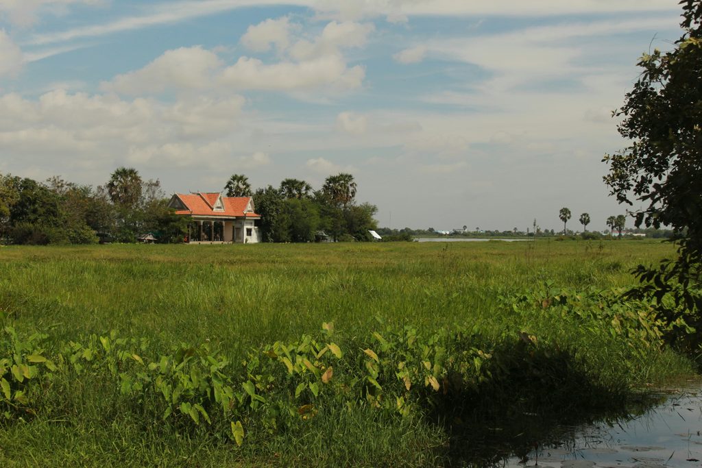 ត្រឡប់ទៅស្រុកកំណើត